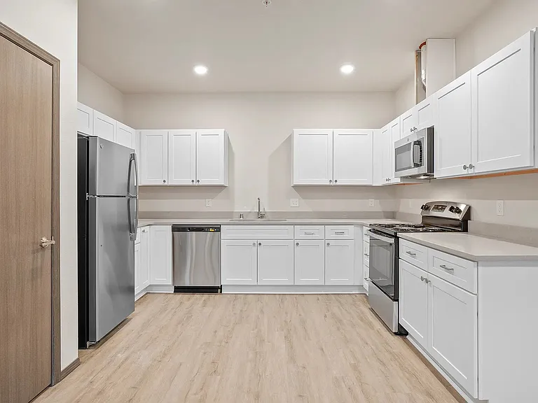Cannon Apartments — Photo 17