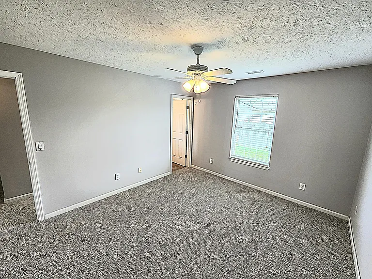 3906 Brownstone Dr — Photo 7