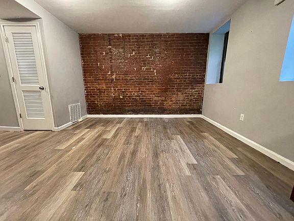 3rd image of 295 Hawthorne Ave