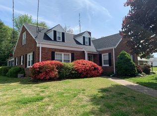 311 E Geiger St, Morganfield, KY 42437