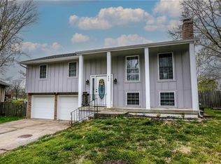 800 N King Ter, Harrisonville, MO 64701