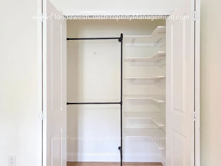 4667 Hamlets Grove Dr — Photo 38