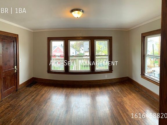 5th image of 922 Martin Luther King Jr St SE APT 2