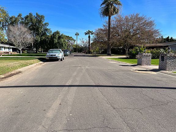 3rd image of 3712 E Pasadena Ave