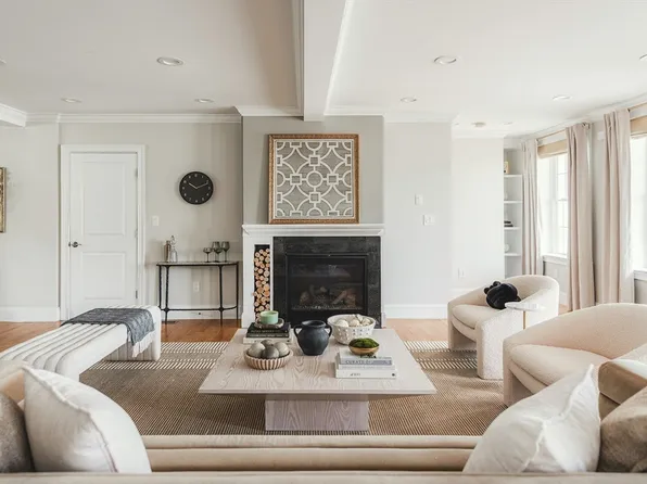 64 County Rd Unit 1, Ipswich, MA 01938
