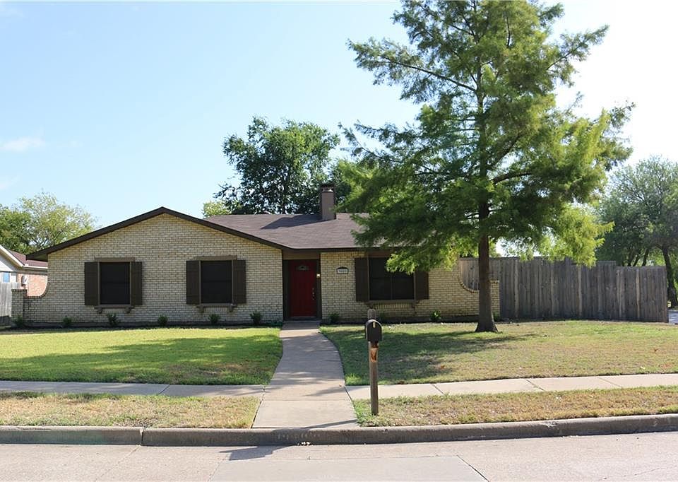 1st image of 3009 White Oak Dr