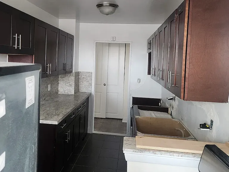 16420 Highland Ave #8Q — Photo 5