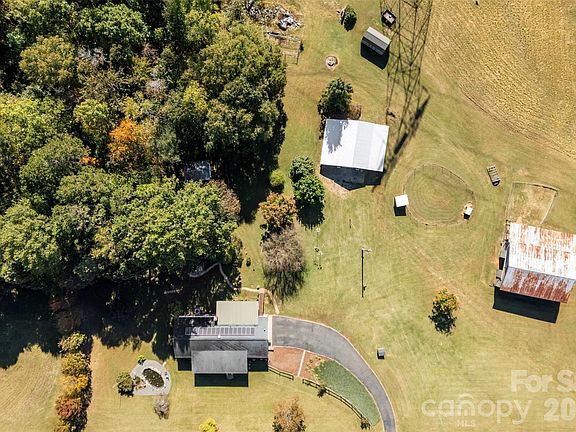3rd image of 320 Huffstetler Lake Rd