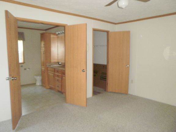 4th image of 4 Holly Oak Dr