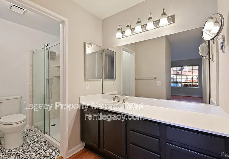 145 Glenwood — Photo 13