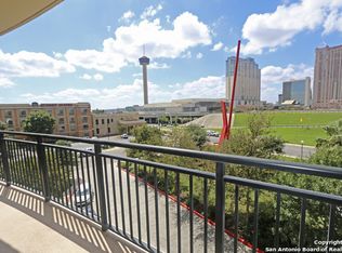 215 Center St APT 301, San Antonio, TX 78202