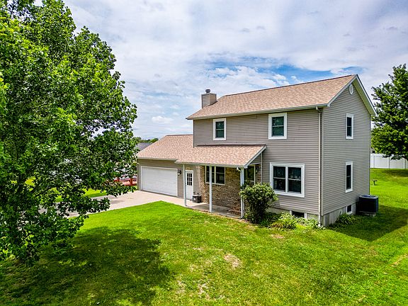 2nd image of 5862 Winterset Dr