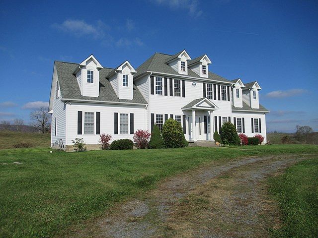 1st image of 317 Pinnacle Dr