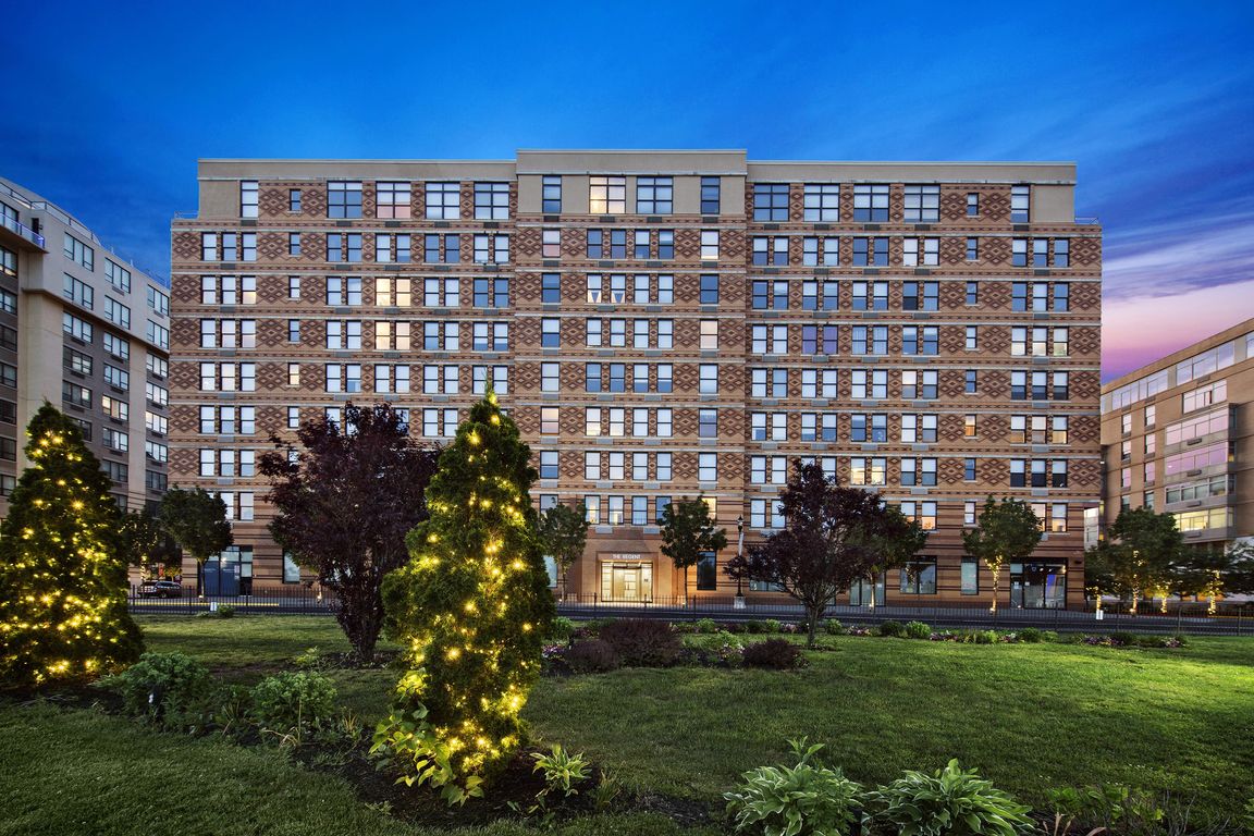 Beautiful front view of The Regent from Liberty Harbor