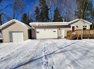 632 Willow Rd, Marquette, MI 49855
