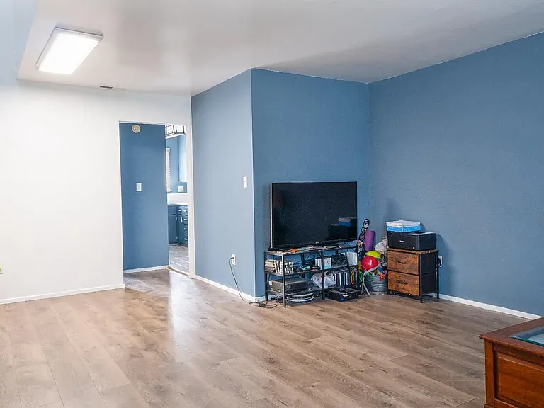 730 E Military St — Photo 2