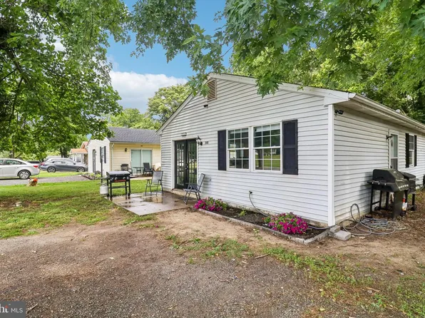 345 Laurel Dr, Lusby, MD 20657