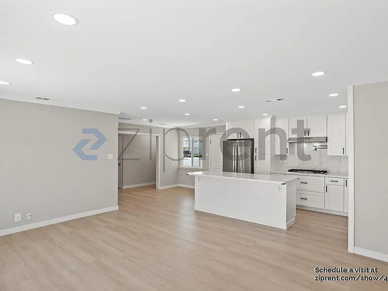 1723 Laine Ave — Photo 9