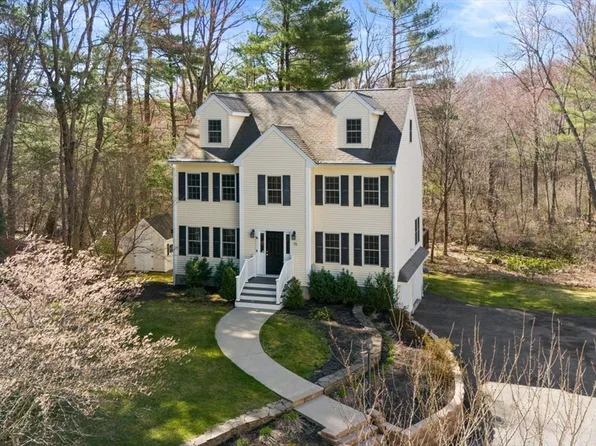 15 Lawrence Ct, Wilmington, MA 01887