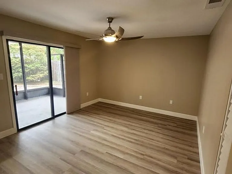 304 Wilson Ave — Photo 19