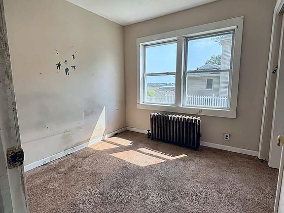 5th image of 460 Netherwood Drive