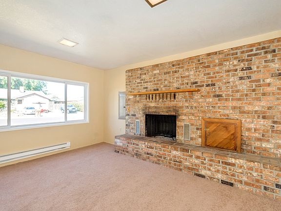 5th image of 8427 Fawcett Ave