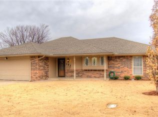 103 Dove Holw, Midwest City, OK 73110