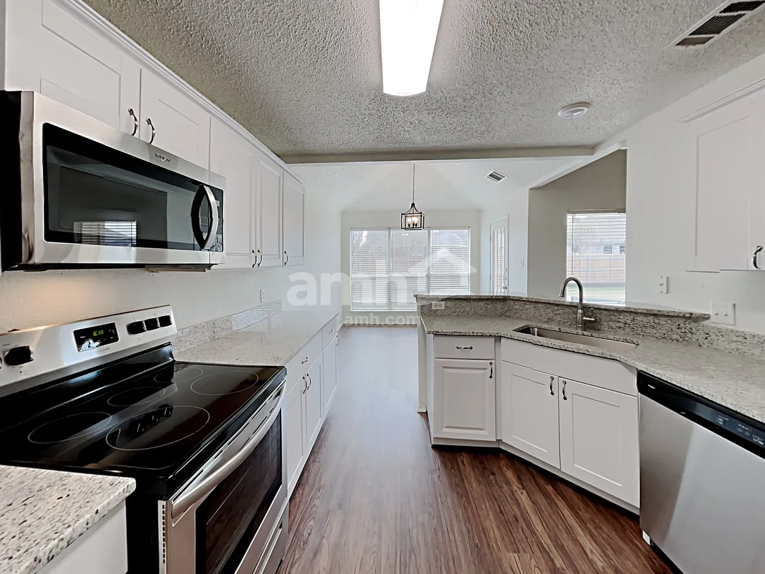 3 bed, 2.0 bath, 1540 sqft, $1,995 — Photo 3
