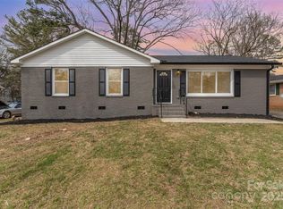 510 Colony Acres Dr, Charlotte, NC 28217