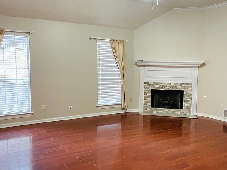 9352 Club Walk Ct — Photo 7