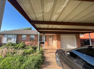 704 NW 2nd St, Moore, OK 73160