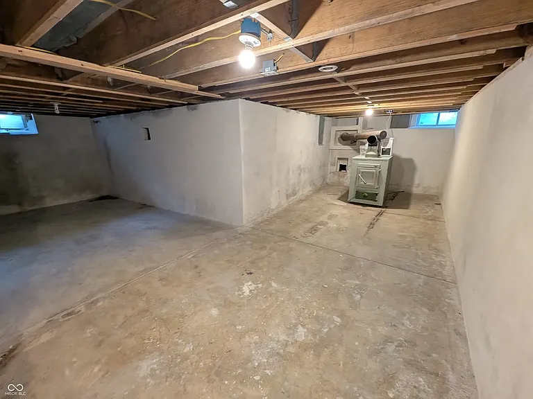 401 Knox St — Photo 17