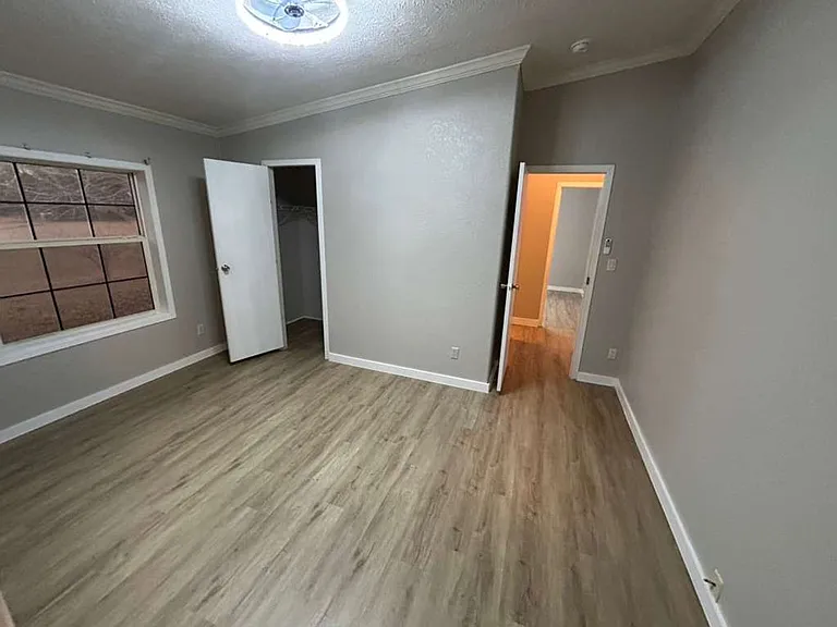 2595 Bryant St — Photo 15