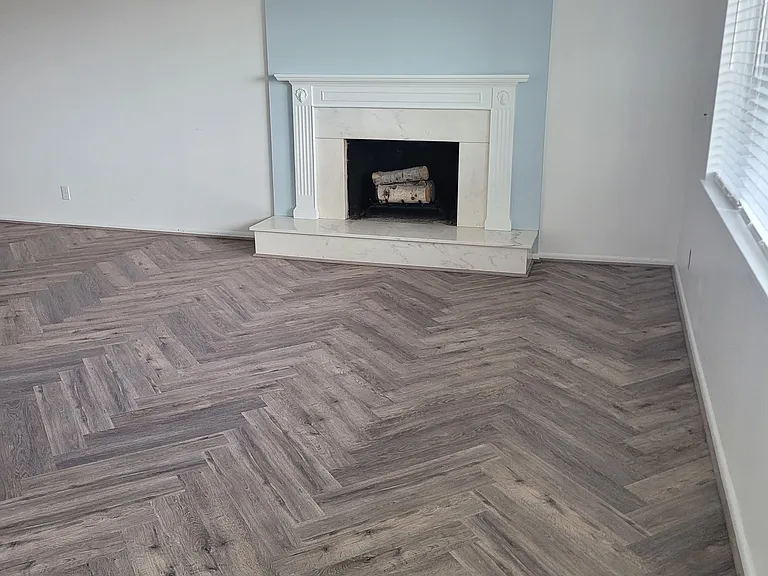 2119 S Davis Blvd E — Photo 2