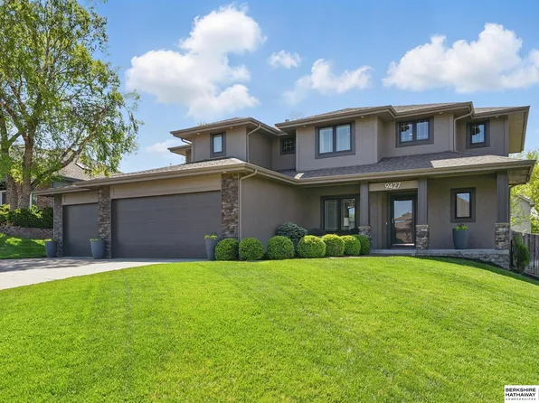 9427 Park View Blvd, La Vista, NE 68128