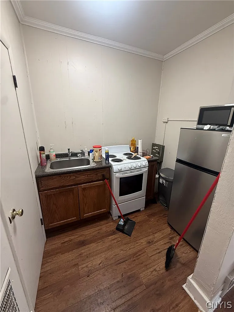 1 bed, 1.0 bath, 800 sqft, $1,100 — Photo 4