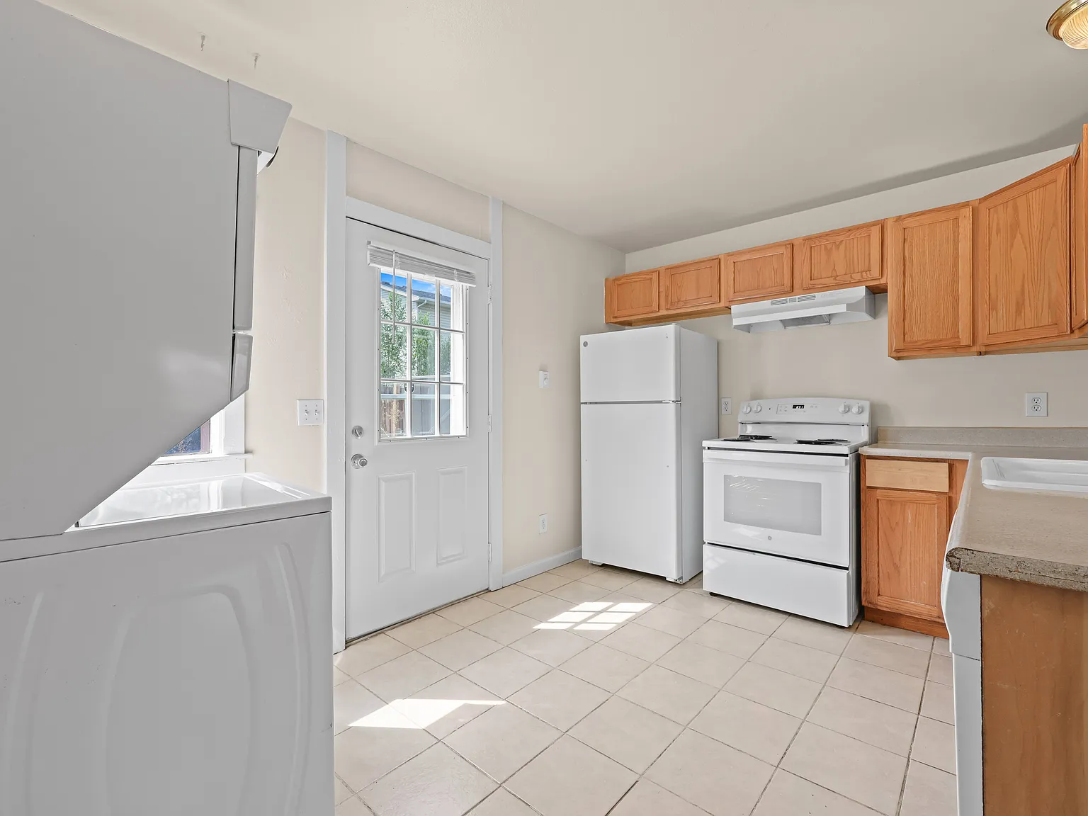 2812 W 66th Pl — Photo 3