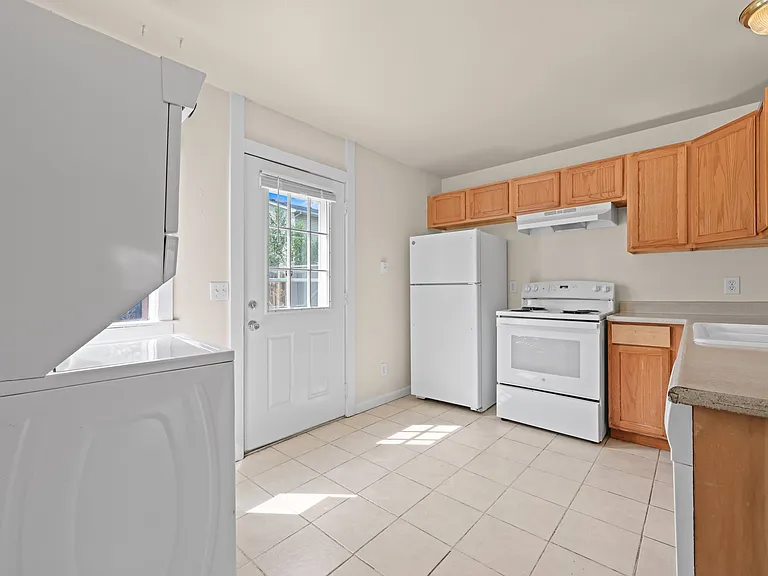 2812 W 66th Pl — Photo 3