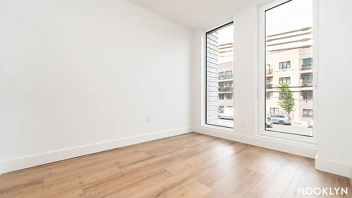 Bedroom, photo 1
