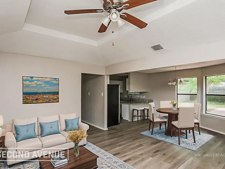 1340 Cy Blackburn Cir — Photo 2