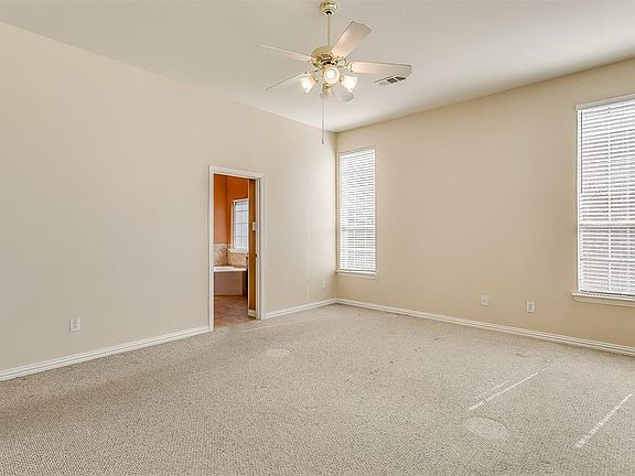 5th image of 412 Oleander Dr