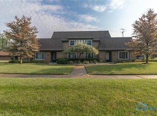 4042 Newcastle Dr, Sylvania, OH 43560
