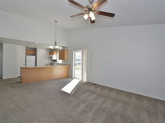 2nd image of 452 Old Maple Ct