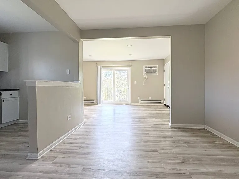 1527 Norway Ln #2B — Photo 3