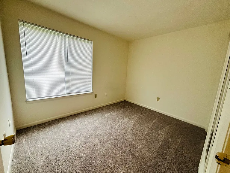 1204C University Ter — Photo 10