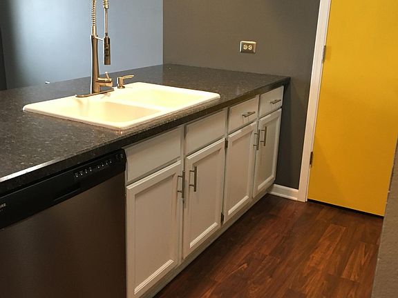 4th image of 139 N 11th St APT 403