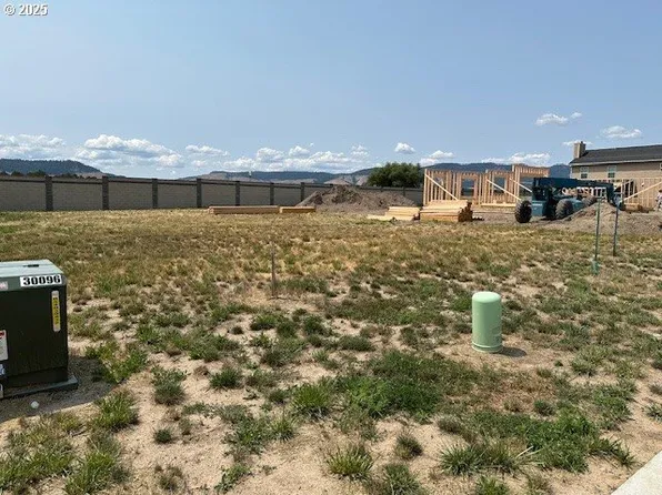 10804 Carrie Way, La Grande, OR 97850