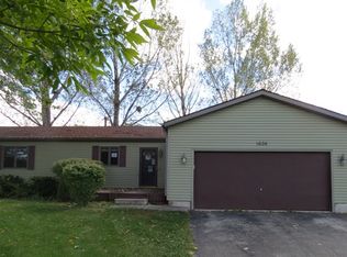 1626 Longwood Dr, Sycamore, IL 60178