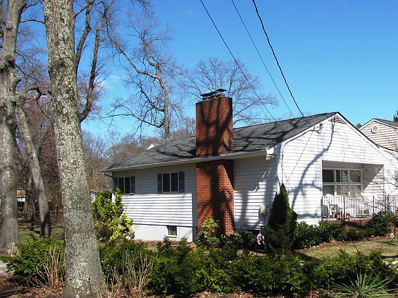 2nd image of 550 Oak Ln