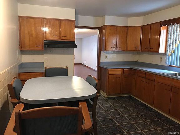 5th image of 1275 Walden Ave
